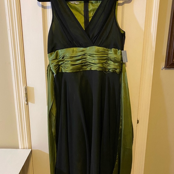 Black London Times With Satin Trim and Sash. Lined, Flared Skirt. Size 14 NWT. - Picture 3 of 6
